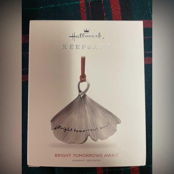 NIB 2018 Metal Hallmark Keepsake Christmas Ornament “Bright Tomorrows Await” - Picture 3 of 6